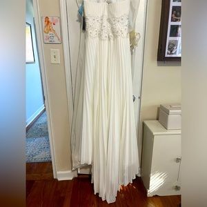 NEVER BEEN WORN Demetrios Wedding Gown